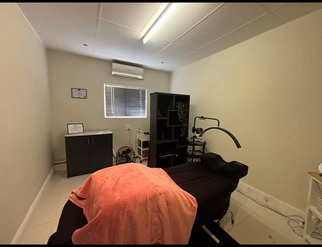 53M² BUSINESS TO LET IN AUDAS ESTATE